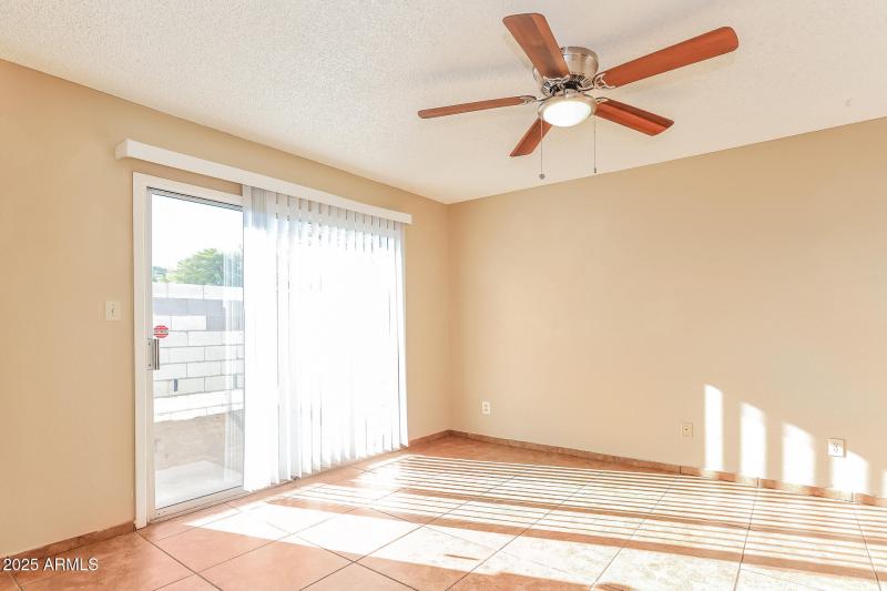 10-photo-Main-Bedroom-2ff77cb4-590f-41e6