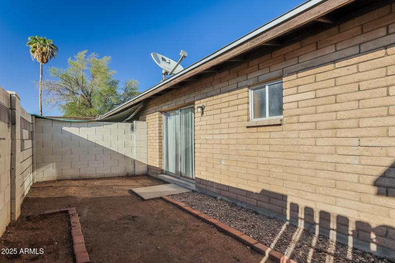 16-photo-Rear-View-9b57a2a4-0e43-447f-a5