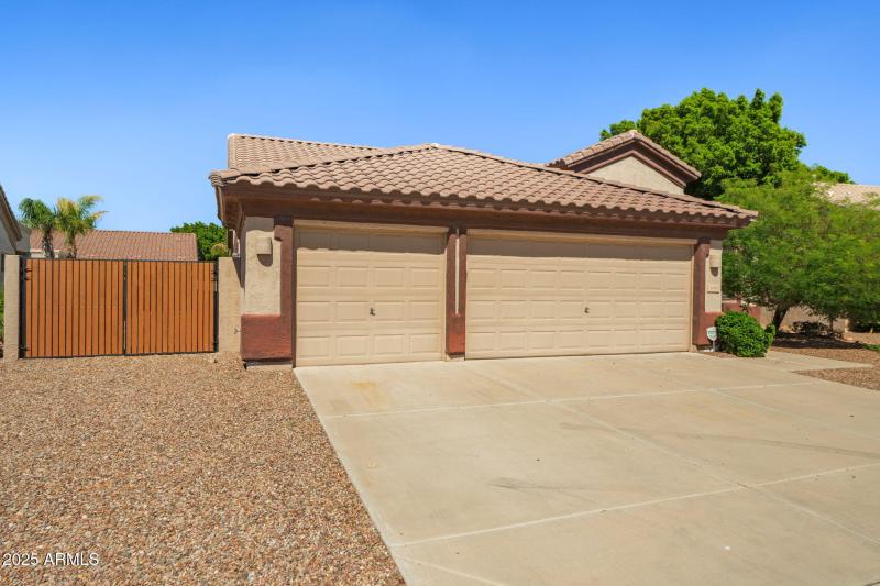 3 Car Garage