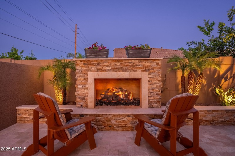 10136 E Grandview St - 77