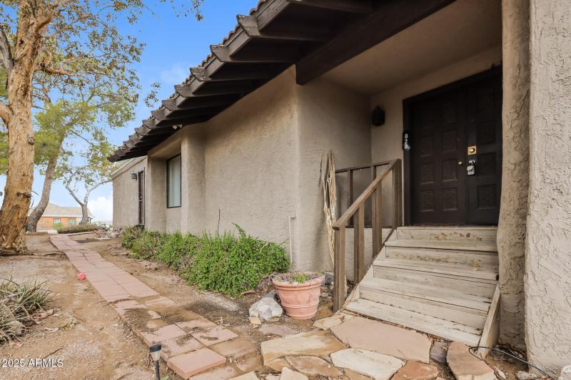 3-photo-Front-Entrance-c32831d6-4107-4e7