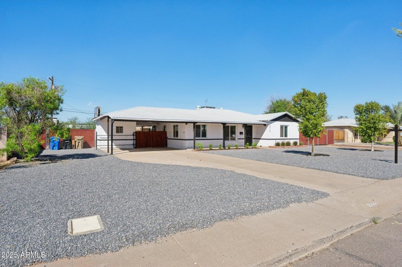 3-web-or-mls-2310-e-amelia-ave