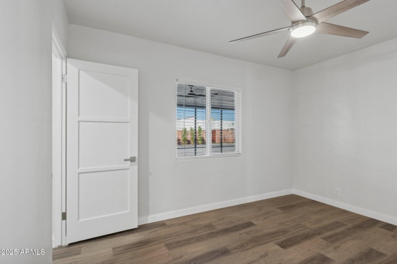 16-web-or-mls-2310-e-amelia-ave