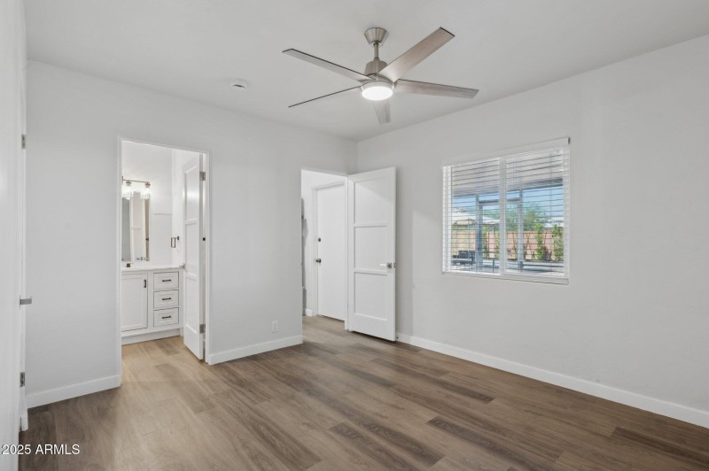 17-web-or-mls-2310-e-amelia-ave