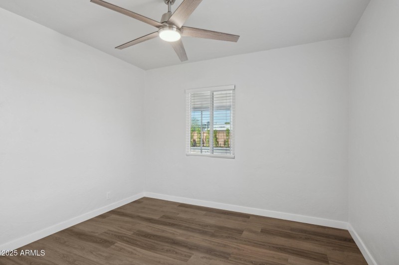 22-web-or-mls-2310-e-amelia-ave