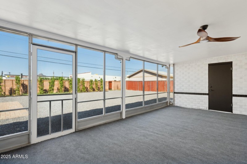 28-web-or-mls-2310-e-amelia-ave