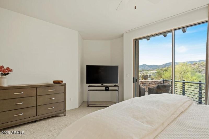 027_Magical Views, Privacy