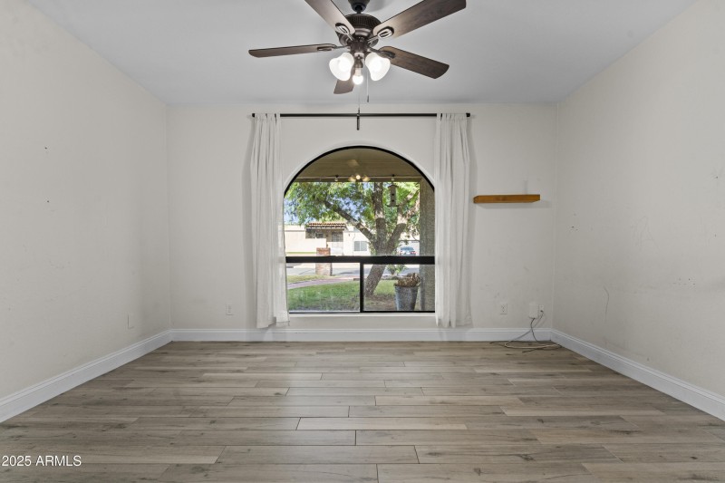 Den / 4th Bedroom