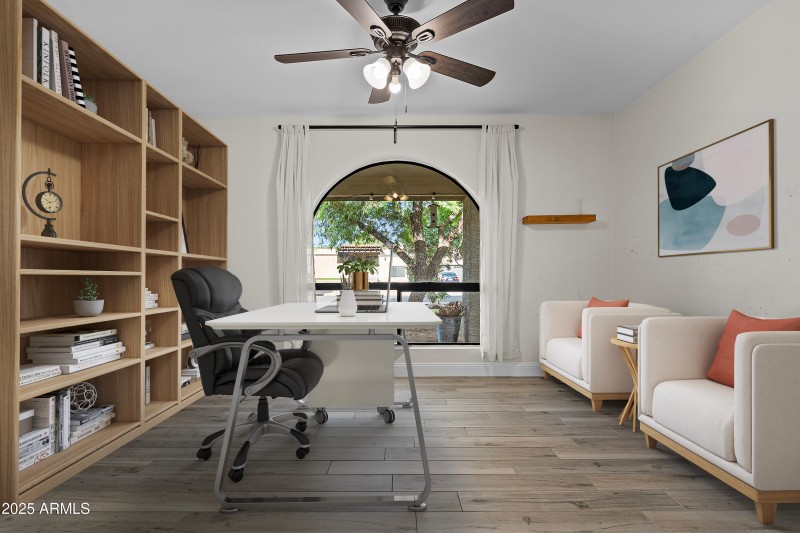 Den / 4th Bedroom