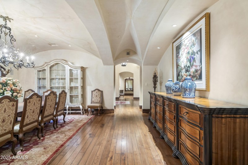 076_Dining Room