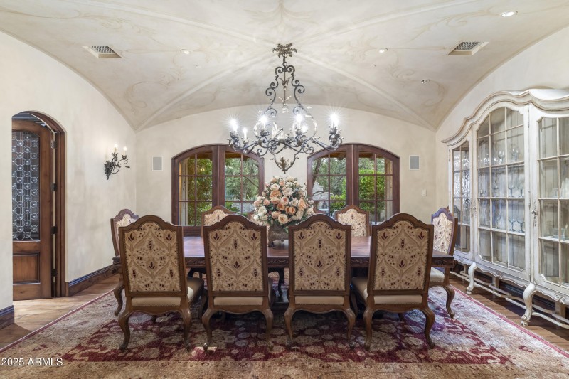 077_Dining Room