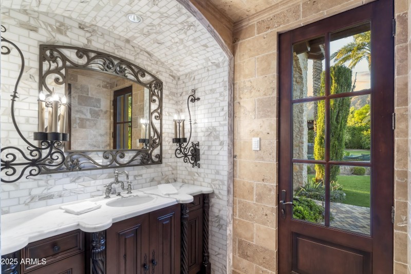 085_Bathroom