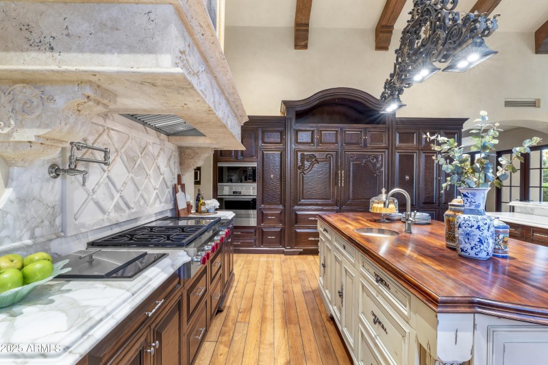 089_Kitchen
