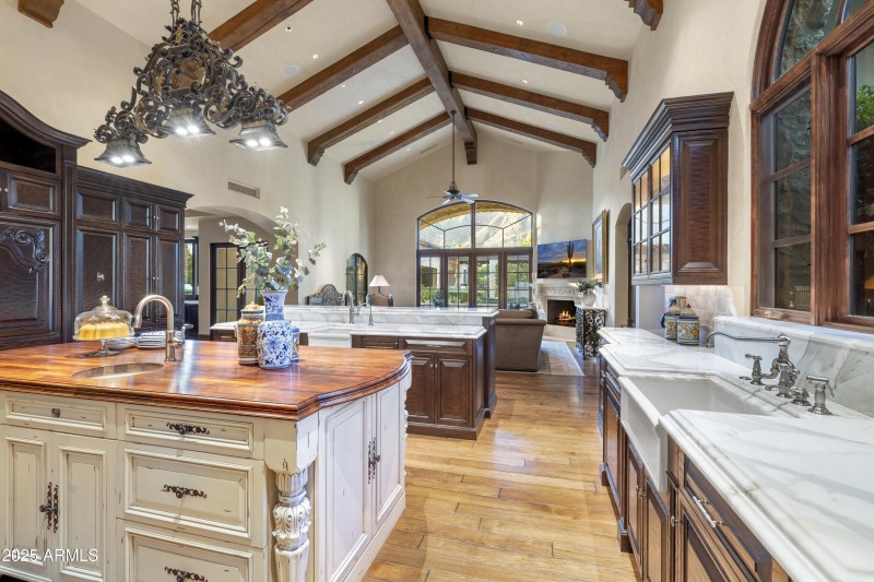 090_Kitchen