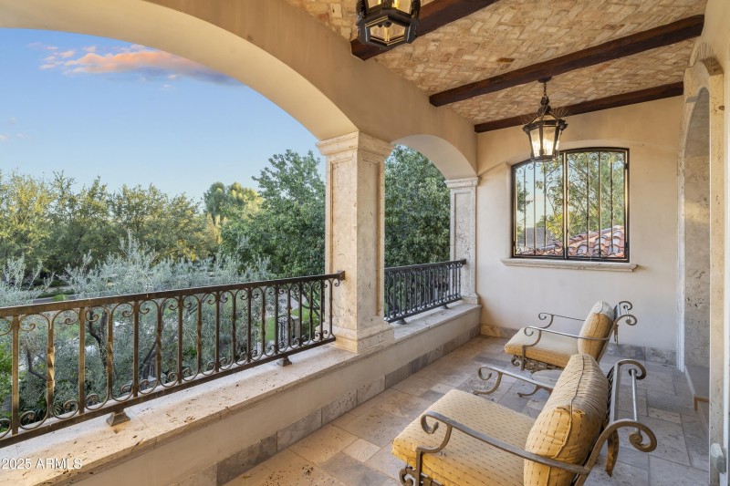 112_Balcony