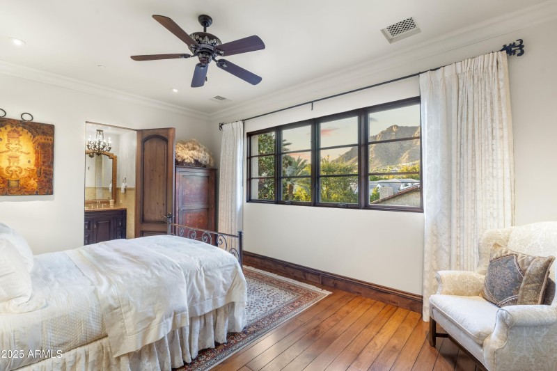 114_Bedroom