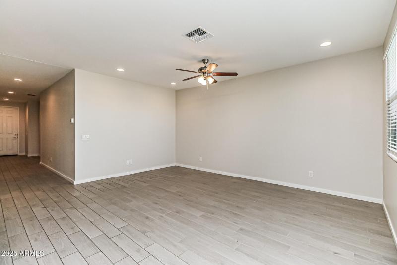 002-photo-living-room-14849885