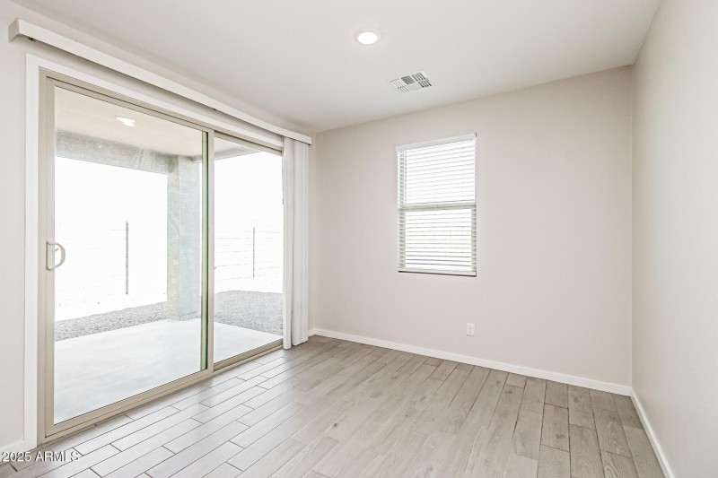 004-photo-dining-room-14849866