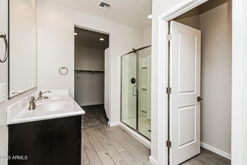 014-photo-main-bathroom-14849871