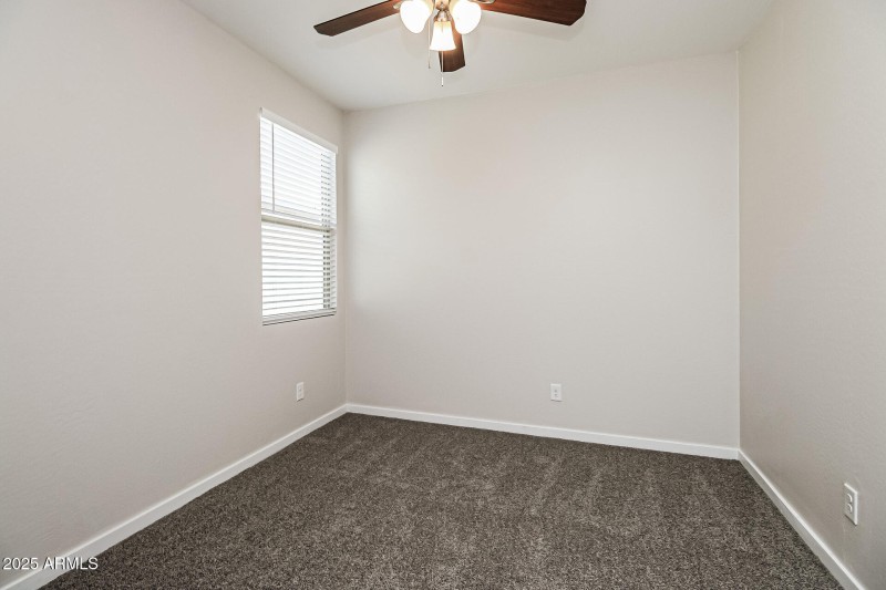 019-photo-bedroom-14849877