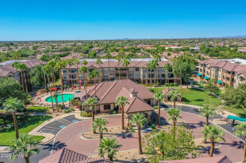 17-LaSolana Condos Club (1)