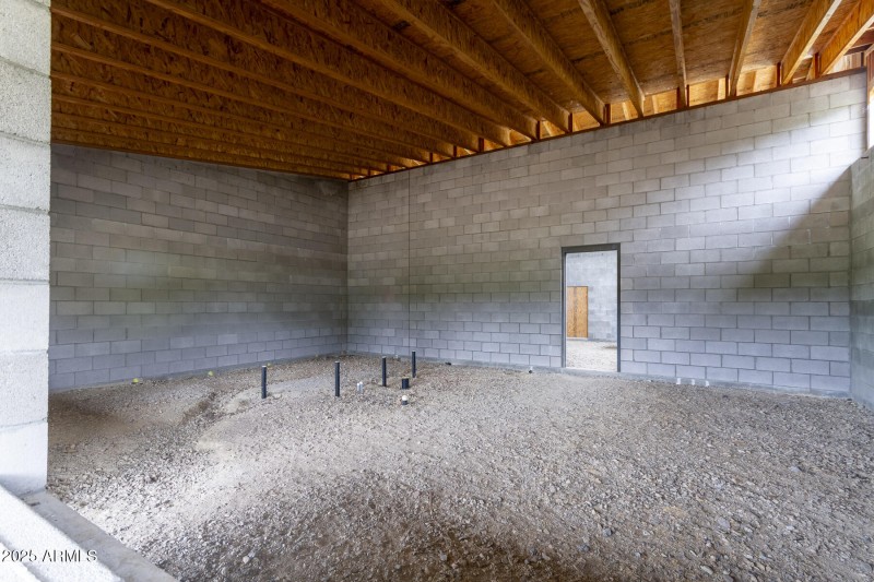 Front-Room-of-Workshop-Ready-to-be-Finis