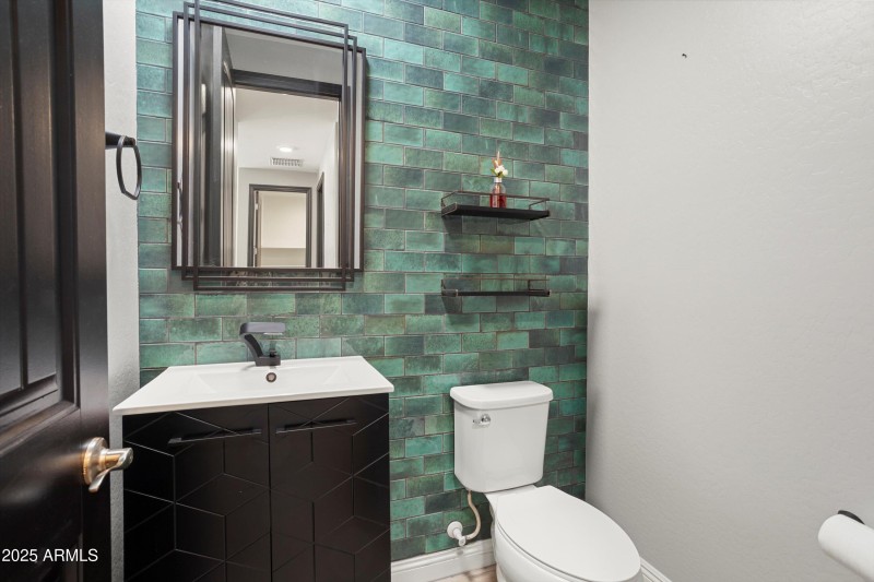 Bathroom 3/Powder Room