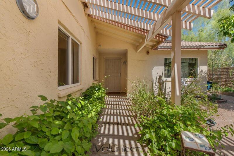 07-Front entry courtyard and entry