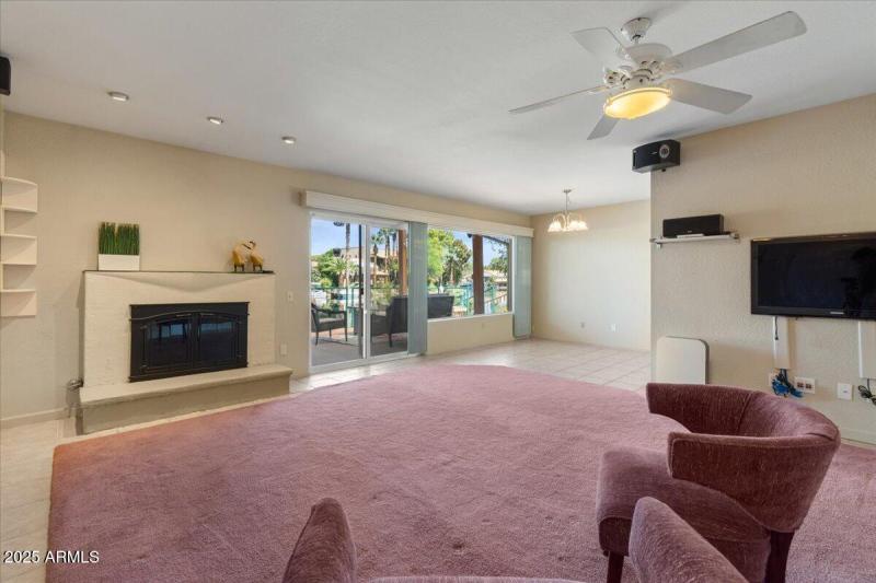 09-Living Room
