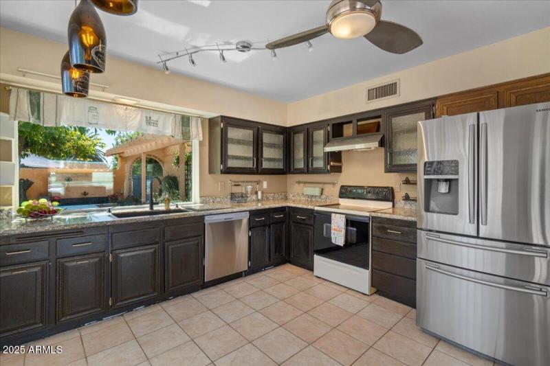 12-Kitchen