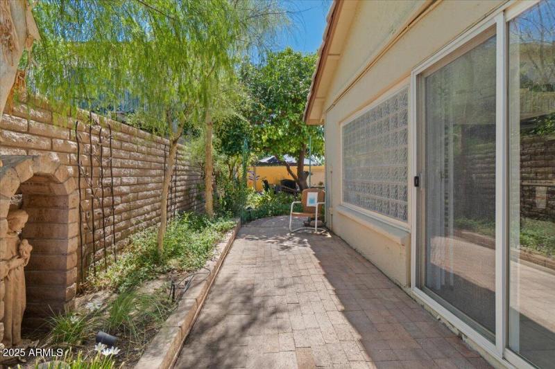 26-Side yard