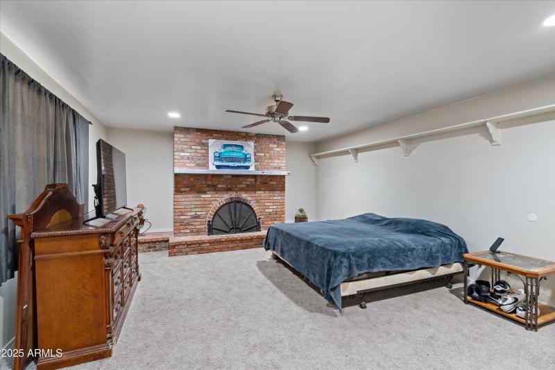 16-Living_Family_Office_Bedroom