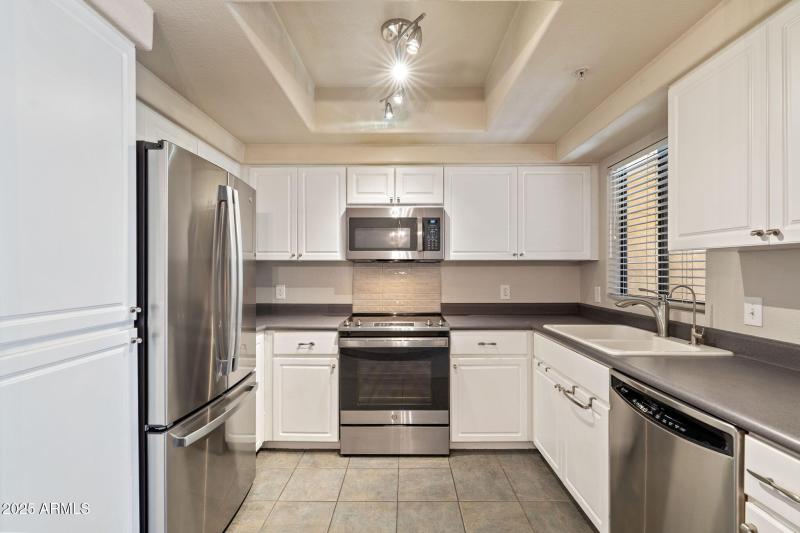 Kitchen w/ Stainless Appliances