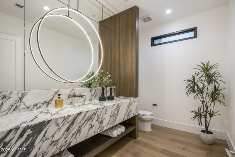 2-web-or-mls-D46A8229