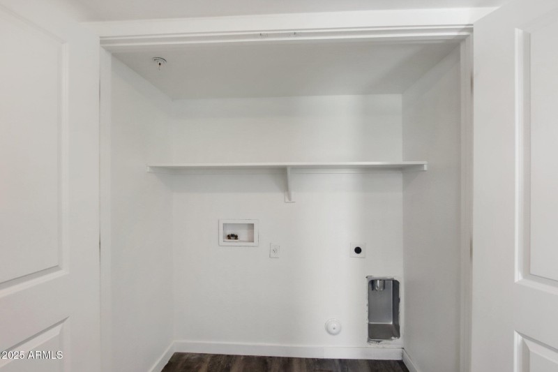 12945 W Greenway Rd h108-017