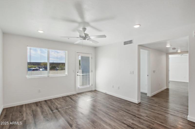 12945 W Greenway Rd h108-013