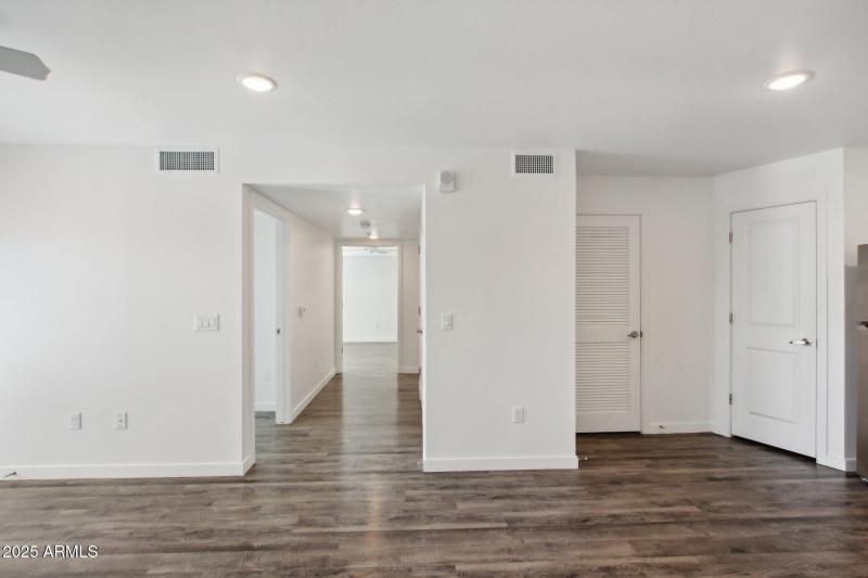 12945 W Greenway Rd h108-004