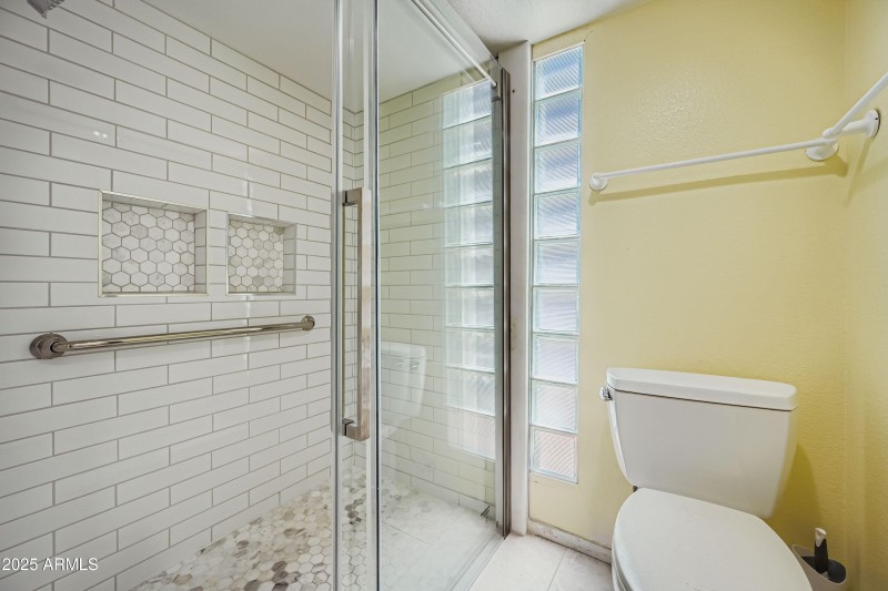 7927 E. Bonnie Rose Ave - MLS Sized - 02