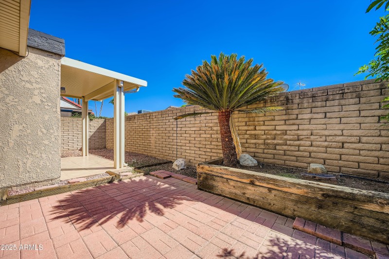 7927 E. Bonnie Rose Ave - MLS Sized - 02