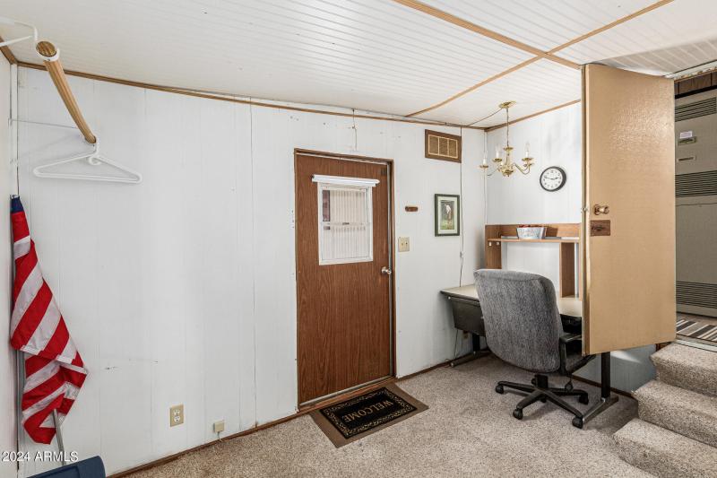 OFFICE/DEN
