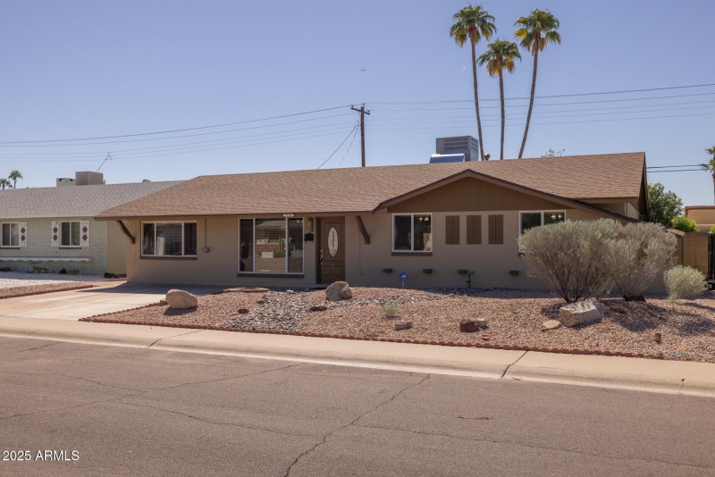 3)FRONT OF HOME