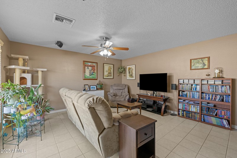 4)FORMAL LIVING