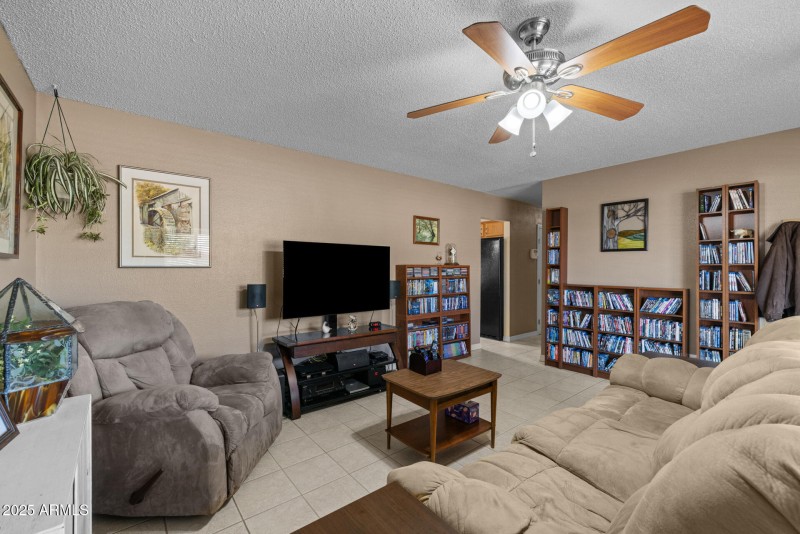 6)FORMAL LIVING