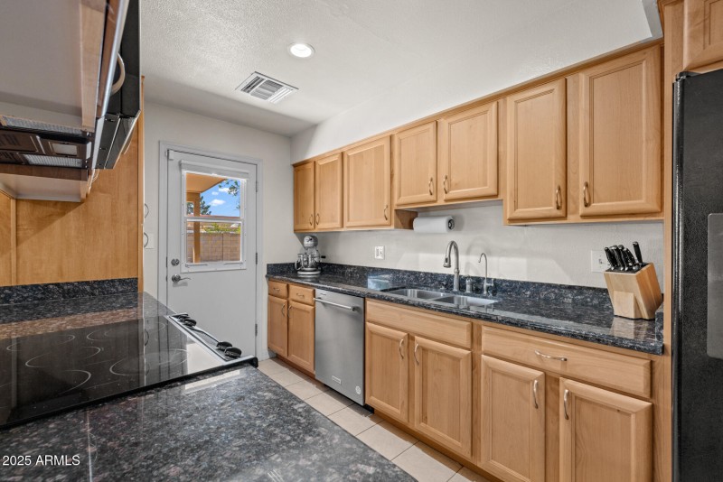 8)KITCHEN