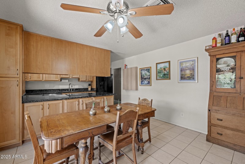 11)KITCHEN
