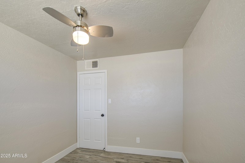 Bedroom 2-pic 2