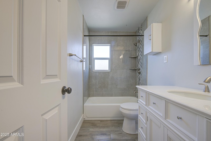 Bathroom 2-pic 1