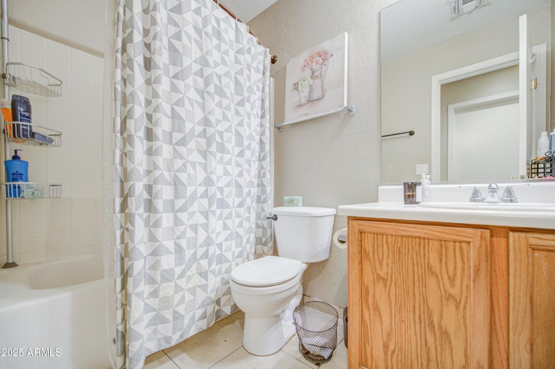 Bathroom 2-pic 2