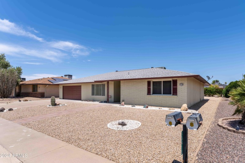 Charming Front Exterior Desert Landscape