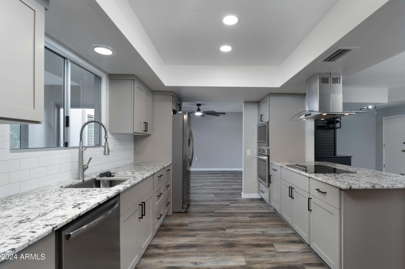Spacious Kitchen with Modern Design
